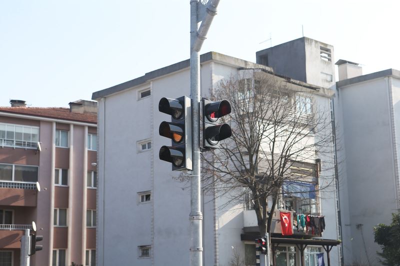 Büyükşehir Yeni Serdivan Kavşağı’nda yeşil ışığı yaktı