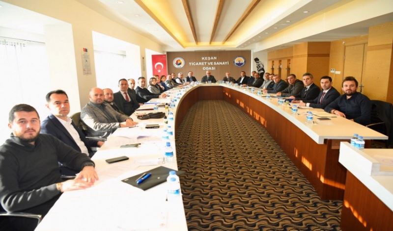 Helvacıoğlu, birim müdürleriyle 2022’yi değerlendirdi, belediyenin 2023 hedefleri masaya yatırıldı