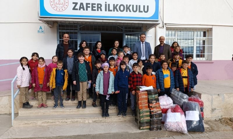 Başkan Amcalarından Kulalı Öğrencilere Sömestr Hediyesi