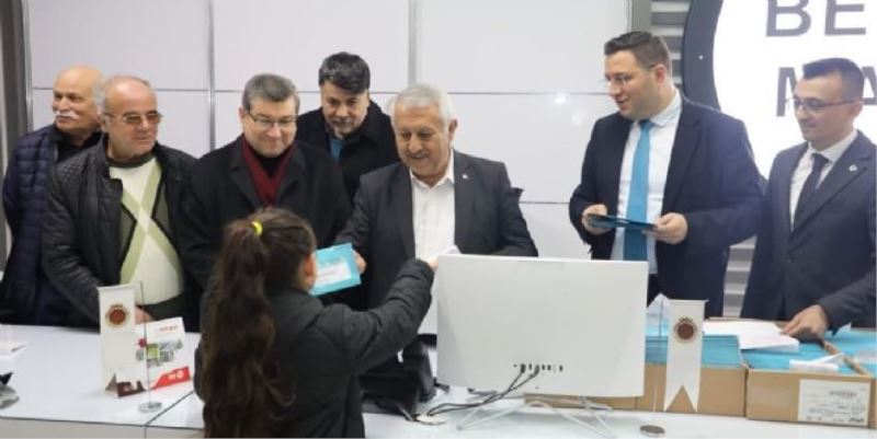 ÖĞRENCİ DOSTU BAŞKAN´DAN BURS YARDIMI