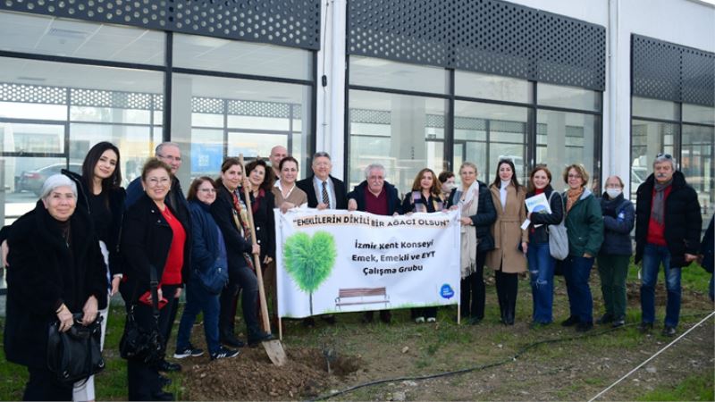 İzmir Kent Konseyi üyeleri PAKO’ya fidan dikti