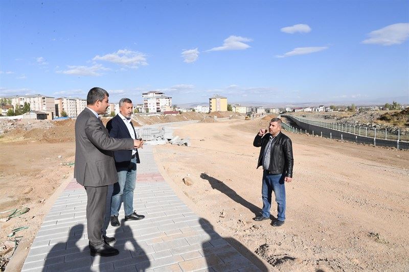 2022 YILINDA 49 BİN TON ASFALT SERİMİ, 61 BİN METREKARE KALDIRIM VE 31 BİN METREKARE BORDÜR DÖŞEMESİ YAPILDI
