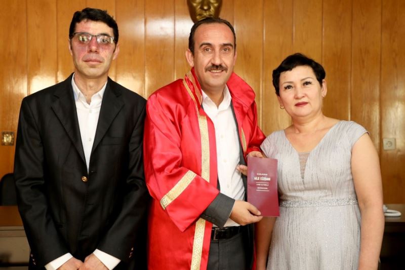 Belediye Başkanımız Av. Mustafa İlmek, ilçemizde yaşayan Murat Doganç ile Kazakistan