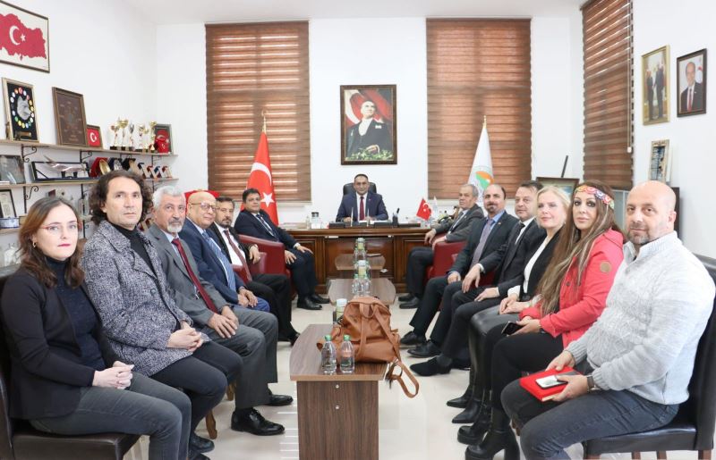 GAZETECİLER BAŞKAN YILMAZ’A KONUK OLDU