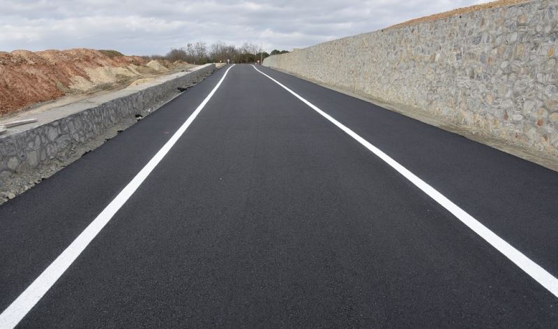 ÇERKEZKÖY İLÇESİ TEPE EMLAK KONUTLARI-İSTANBUL BAĞLANTI YOLU PROJESİNDE ASFALT ÇALIŞMALARI TAMAMLANDI