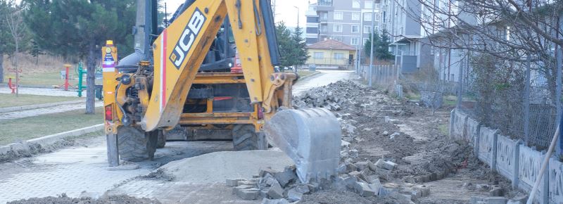 YILDIRIM BEYAZIT MAHALLESİ’NDE ÜSTYAPI MESAİSİ