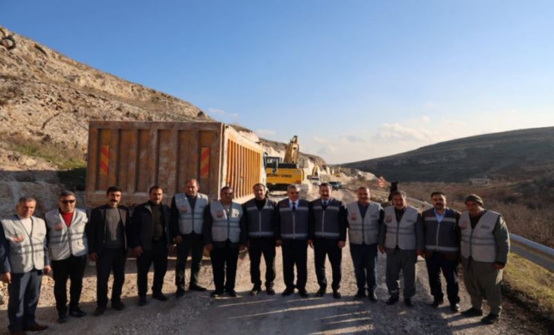 Büyükşehir Belediyesinden 7 Mahalleyi Kapsayan Yol Çalışması