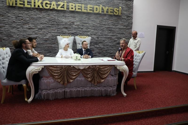 MELİKGAZİ’DE 2022 YILINDA 3978 ÇİFT “EVET” DEDİ