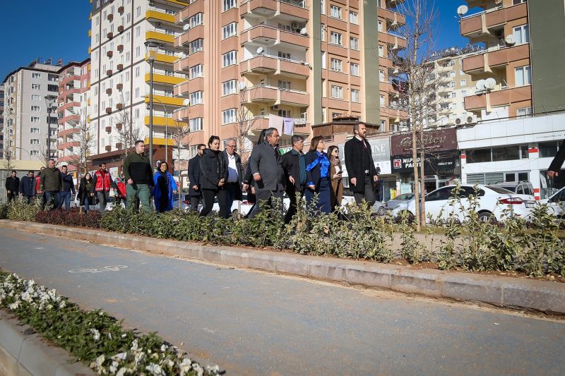 GAZİRAY TÜNELİ’NİN ÜSTÜ YEŞİLLENİYOR