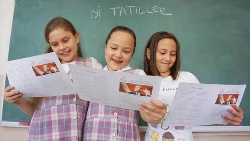 OKULLARDA KARNE HEYECANI.. YARIYIL TATİLİ BAŞLADI