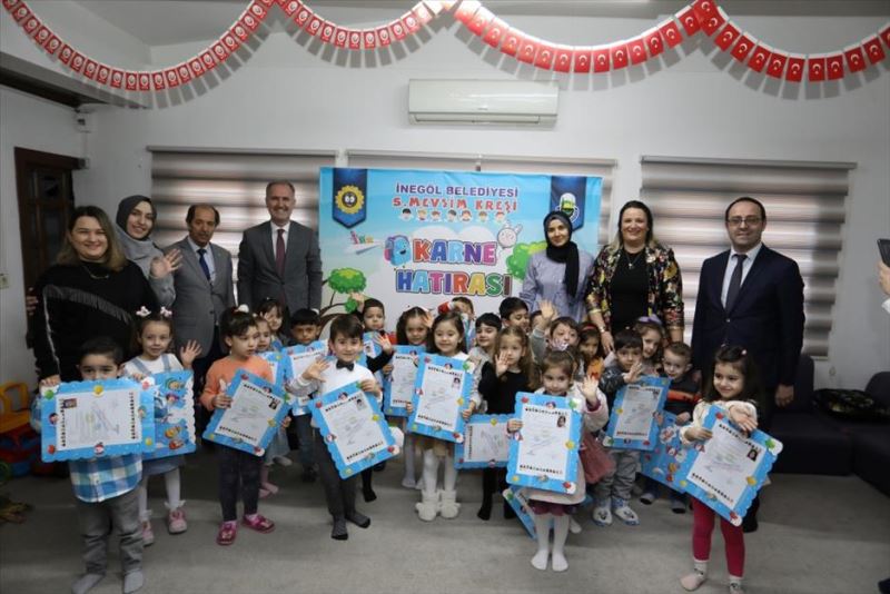 Beşinci Mevsimin Minikleri İlk Karnelerini Aldı