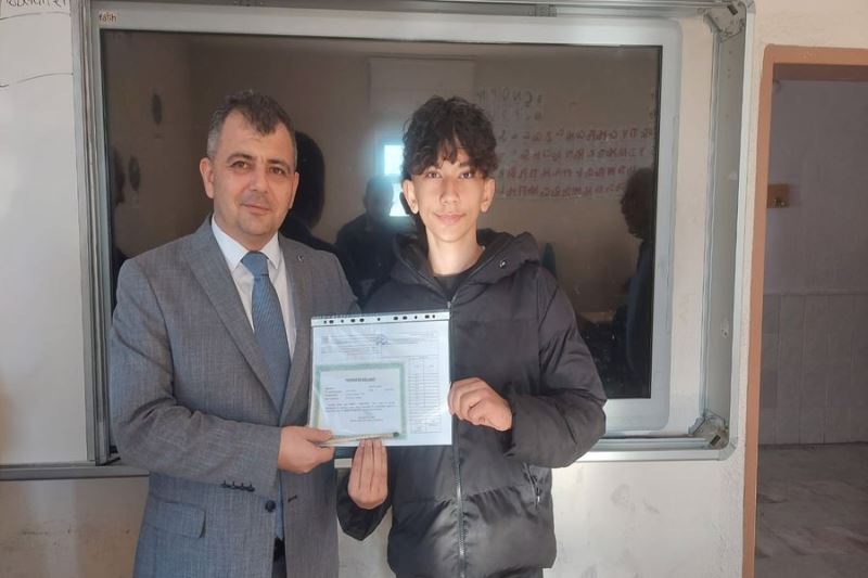 Belediye Başkanımız Serkan Koyuncu Öğrencilerin Karne Heyecanına Ortak Oldu