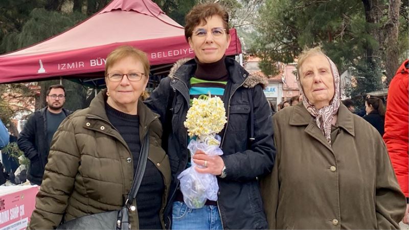 Kokuyu duyan Karaburun’a akın etti