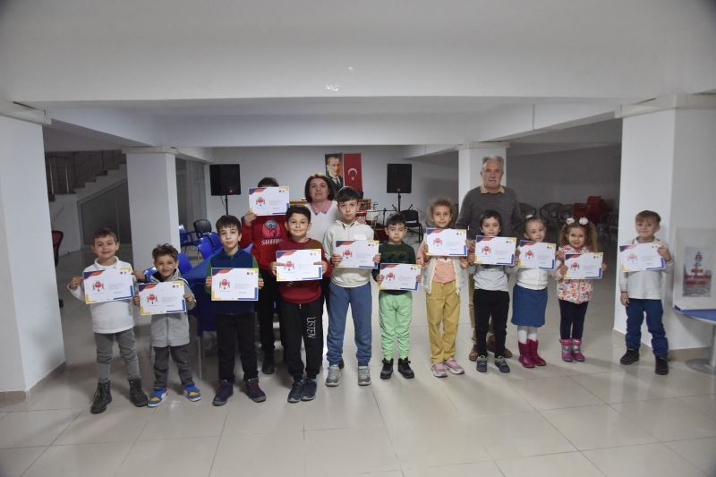 10’A YAKIN ALANDA ONLARCA ÖĞRENCİ VE YETİŞKİN ÜCRETSİZ KURSLARLA BULUŞUYOR