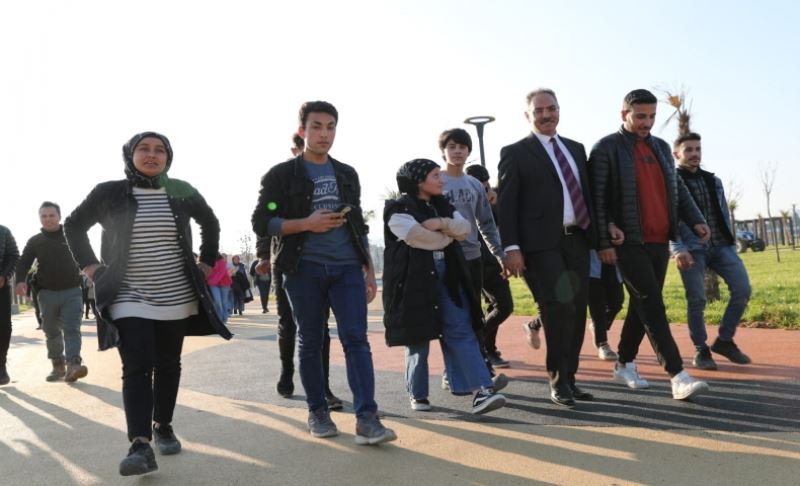 Eyyübiyeli Gençler Millet Bahçesine Hayran Kaldı