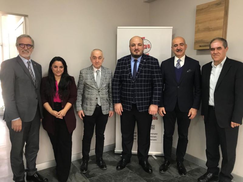 İZMİT BELEDİYESİ, KYÖD VE KENT KONSEYİNDEN GAZETELERE ‘LEYLA HANIM’ DAVETİ