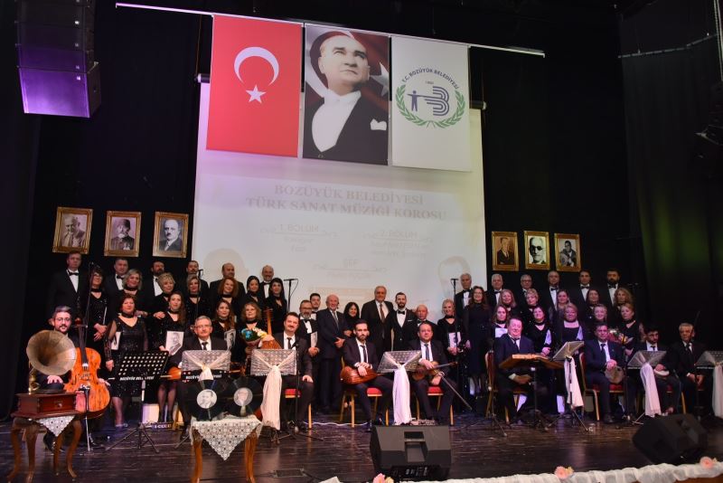 BOZÜYÜK BELEDİYESİ TSM KOROSUNDAN MUHTEŞEM KONSER