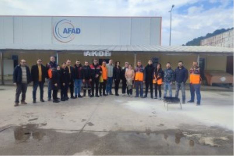 YALOVA BELEDİYESİ AFAD GÖNÜLLÜLERİNE EĞİTİM VERDİ