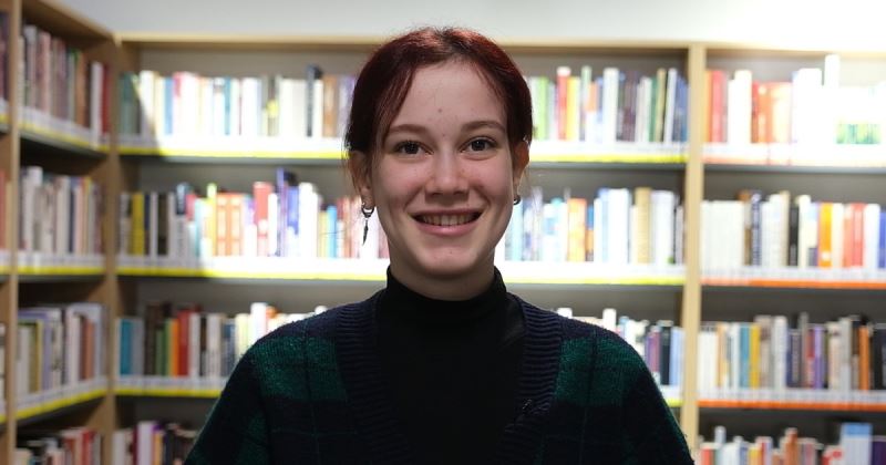 GENÇLER HEYECANLA LEYLA ATAKAN ŞEHİR KÜTÜPHANESİ’NİN AÇILIŞINI BEKLİYOR!