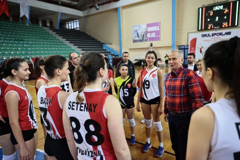 Filenin prenseslerine Başkan Zolan morali