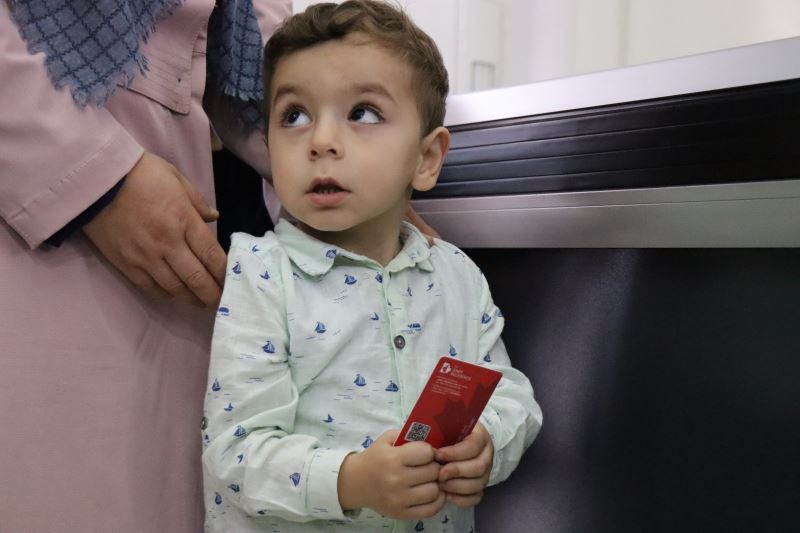 ÇOCUK ÖDÜL MARKET’TE TOPLANAN ATIKLAR ÇINARKART’LA PARAYA DÖNÜŞÜYOR!