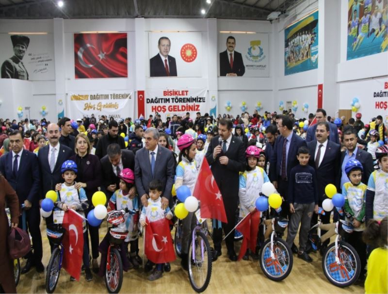 HALİLİYE BELEDİYESİNDEN 400 ÇOCUĞA BİSİKLET HEDİYESİ