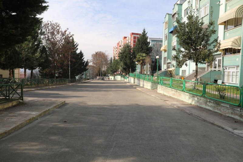 İZMİT BELEDİYESİ MUSTAFA ERYİĞİT SOKAĞI KONFORA KAVUŞTURDU
