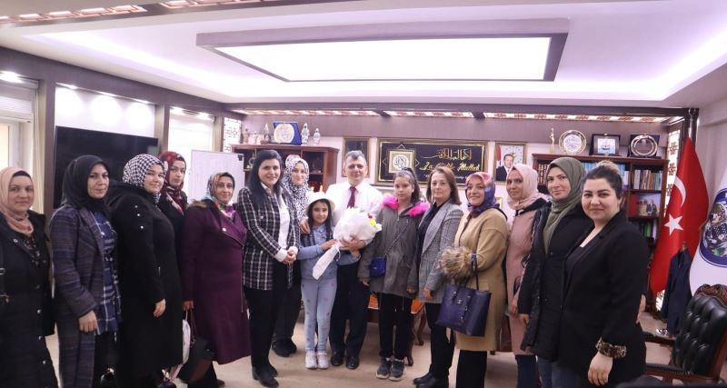 Ak Parti Emirdağ Kadın Kolları’ndan Belediye Başkanımız Serkan Koyuncu’ya Ziyaret