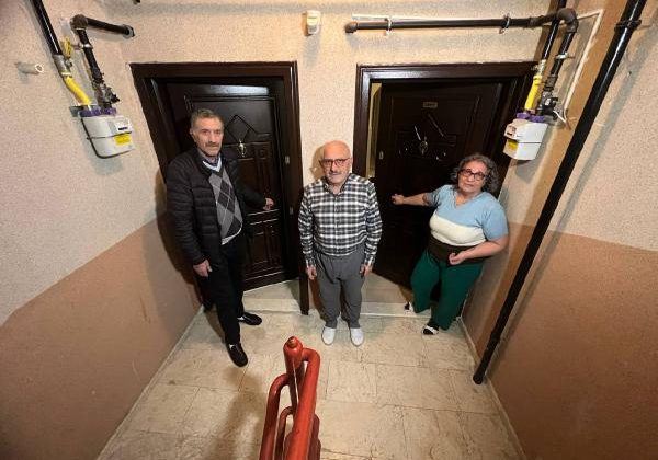 EVLERİNE TATİLE GELEN GURBETÇİ BİR AİLE ‘KİRACI’ ŞOKU YAŞADI