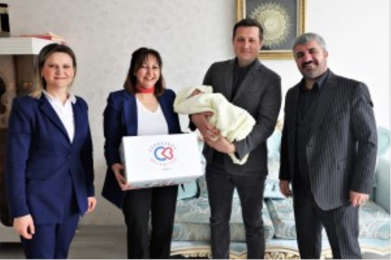 MECLİS ÜYEMİZ YILDIZ’A ‘HOŞ GELDİN BEBEK’ ZİYARETİ