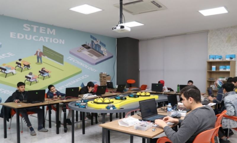GELECEĞİN YAZILIMCILARINA TEMEL EĞİTİM KARAKÖPRÜ’DE VERİLİYOR