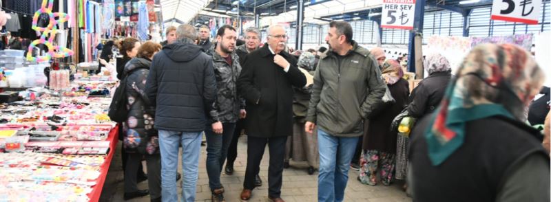 Başkan Gökhan Cuma Pazarını Denetledi