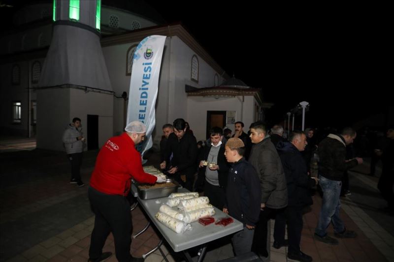 Kandil Helvası Geleneği Kuba Camisinde Devam Etti