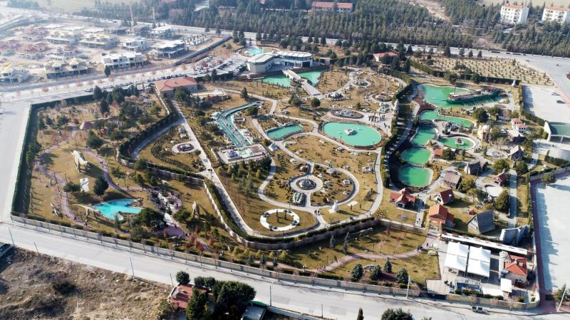 80 BİNDE DEVR-İ ALEM PARKI ARA TATİLDE ÇOCUKLARIN GÖZDESİ OLDU