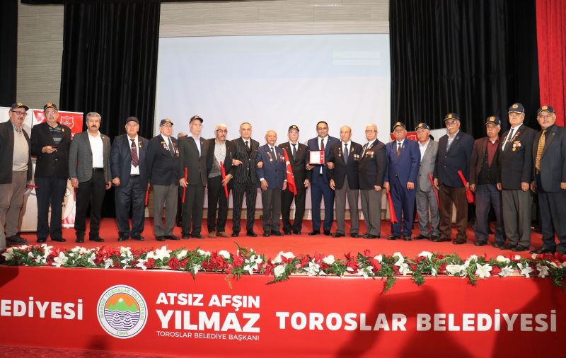 TOROSLAR’DA, TÜRK SİLAHLI KUVVETLERİNİ GÜÇLENDİRME VAKFI’NA DESTEK VEREN VATANDAŞLAR MADALYAYLA ONURLANDIRILDI