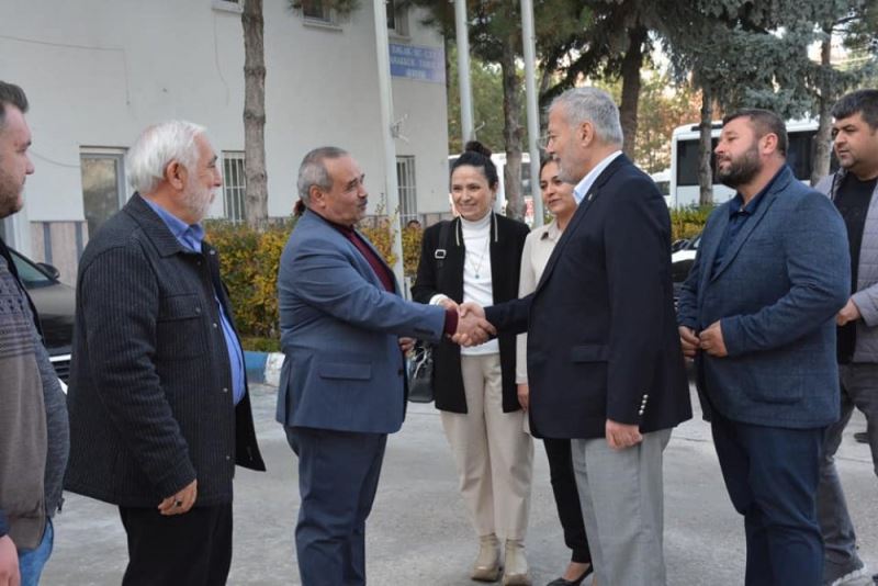 Ak Parti Genel Merkez Siyasi ve Hukuki işler Başkan Yardımcısı ve Ak parti Ege Bölge Koordinatörü Dr. Mehmet Nil Hıdır İlçemizi Ziyaret Etti