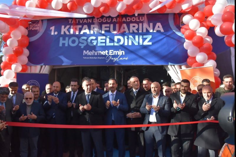Tatvan Doğu Anadolu Kitap Fuarı okur severler ile buluştu