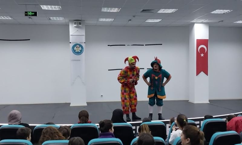 Turgutlulu Çocuklara ‘Hacivat ve Karagöz’ Sürprizi