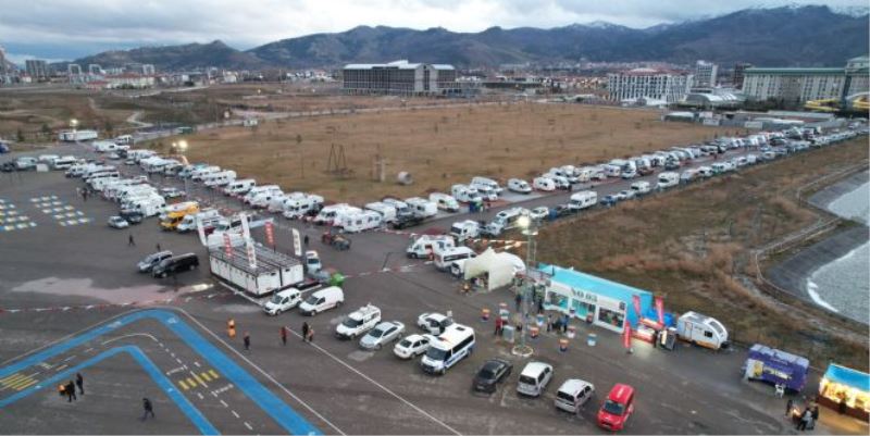 KARAVAN TUTKUNLARI FESTİVALLER ŞEHRİNDE