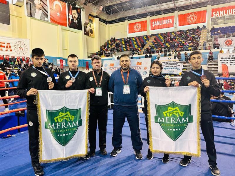 MERAMLI KICK BOKSÇULAR TÜRKİYE ŞAMPİYONASI’NDAN DÖRT MADALYA İLE DÖNDÜ