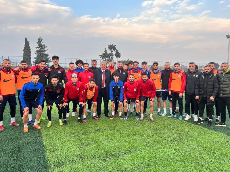 BAŞKAN YILMAZ FUTBOLCULARLA BİRARAYA GELDİ