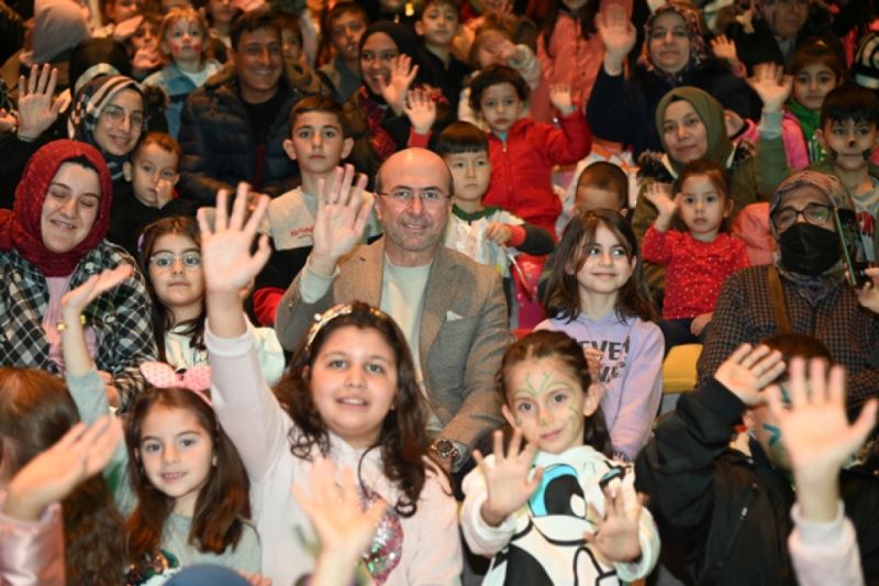 Türkiye’nin en kapsamlı çocuk etkinliği “Şivlilik Çocuk Bayramı”nda son gün coşkusu yaşandı BAŞKAN PEKYATIRMACI ETKİNLİĞİN SON GÜNÜNDE DE ÇOCUKLARLA BİR ARAYA GELDİ