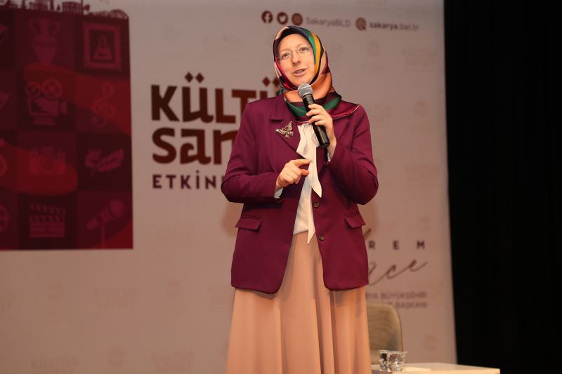 ‘Çocuğuma dini nasıl sevdiririm?’ sorusu AKM’de cevap buldu