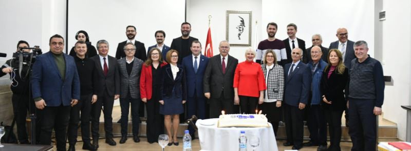 Yeni Yılın İlk Meclis Toplantısı Pasta Kesimi İle Başladı