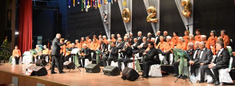 Demli Sesler Korosundan Alkış Alan Konser