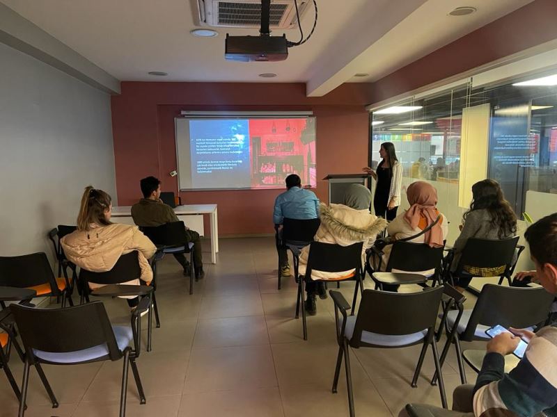 MBB Gençlik Merkezinde Dijital ve Mobil Fotoğrafçılık Kursu Veriliyor