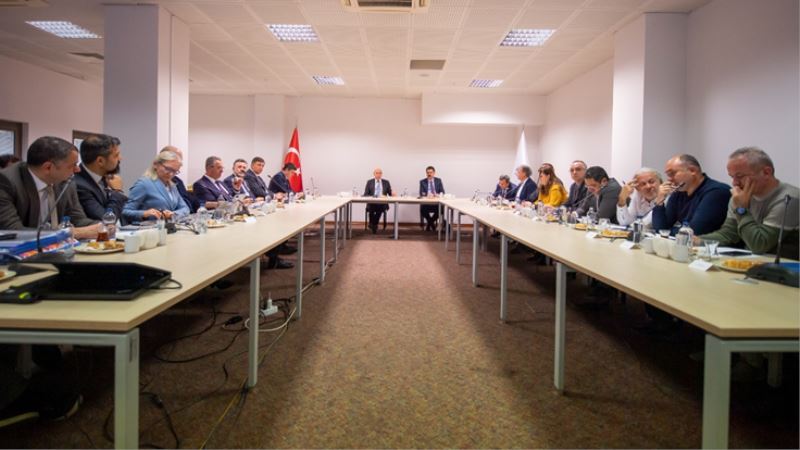 İzmir Büyükşehir Belediyesi ve ilçe belediyelerinden temizlik için güç birliği