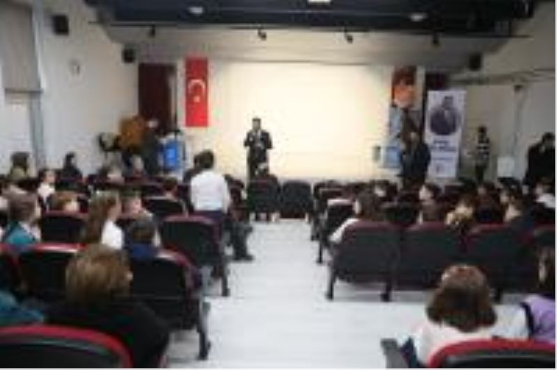 ÖĞRENCİLER ATIK VE BAĞIMLILIĞA KARŞI BİLİNÇLENDİRİLİYOR