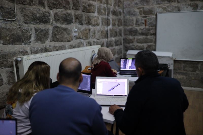 ZİNCİRİYE MEDRESESİNDE AUTOCAD VE SOLİDWORKS EĞİTİMLERİ ÜCRETSİZ OLARAK VERİLİYOR