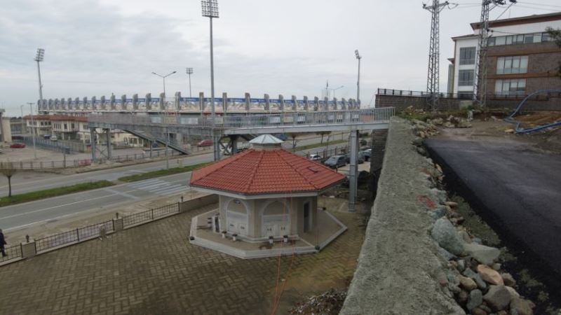 RİZE BELEDİYESİ HALKIMIZIN SAHİLE RAHAT ULAŞIMI İÇİN ÜST GEÇİT ÇALIŞMALARINA DEVAM EDİYOR.